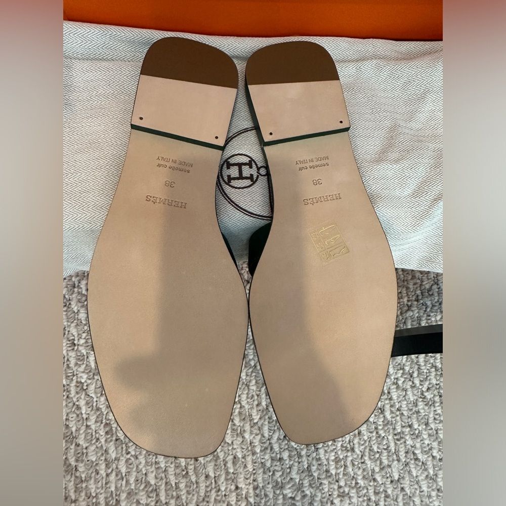 NWT Hermes Oran Sandal Sz 38 SOLDOUT Color Green Vert Cactus with Box, Dust Bags - Picture 6 of 7